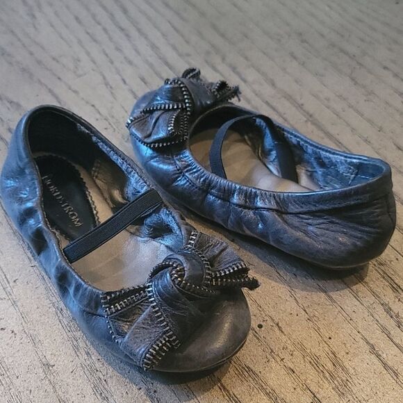 Toddler dress bow shoes size 7.5M🖤🤍 - Picture 6 of 6